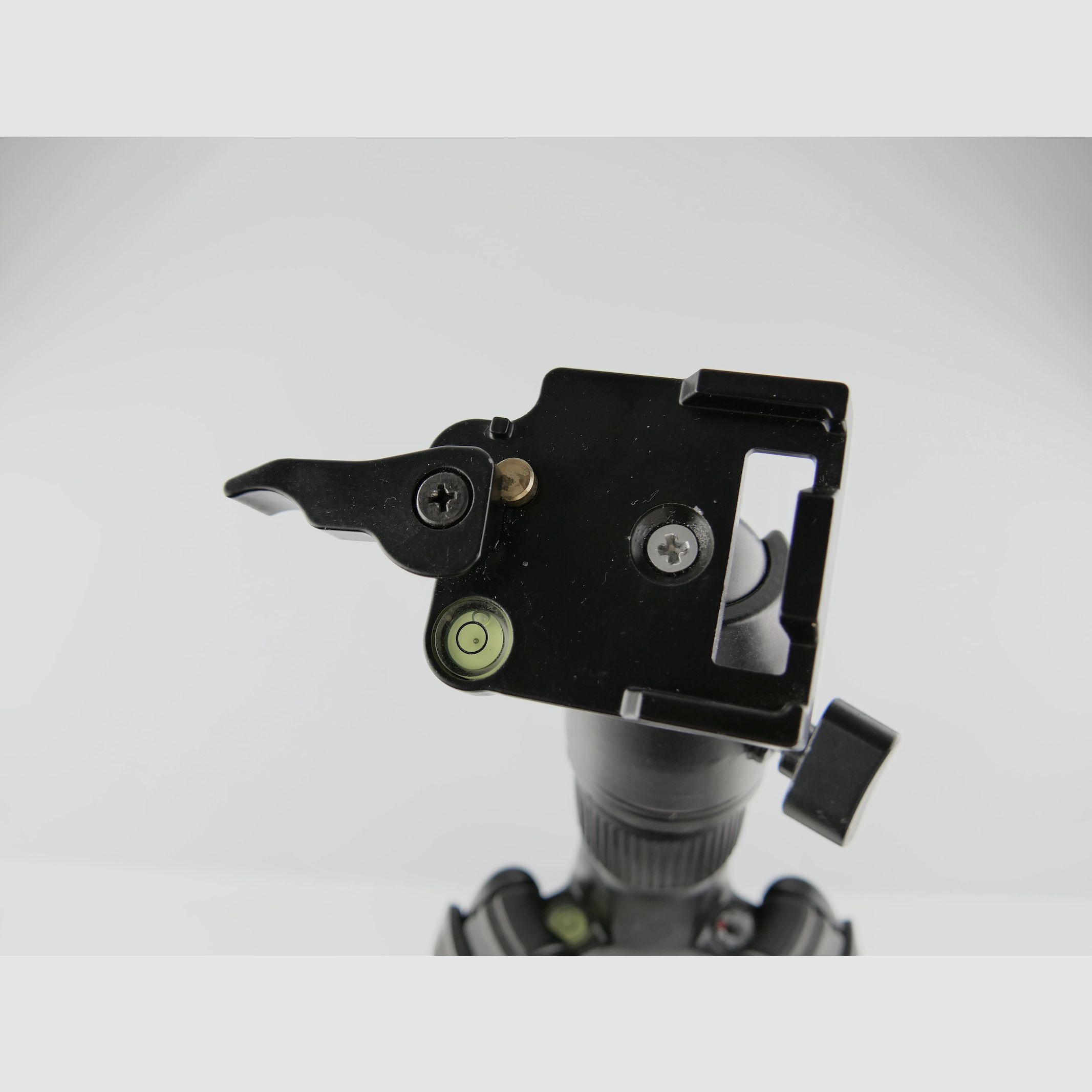 W024 Wystawca Dörr 380152 Statyw fotograficzny Pro 1.1 z głowicą kulową z wbudowanym poziomicą, 1/4 cala