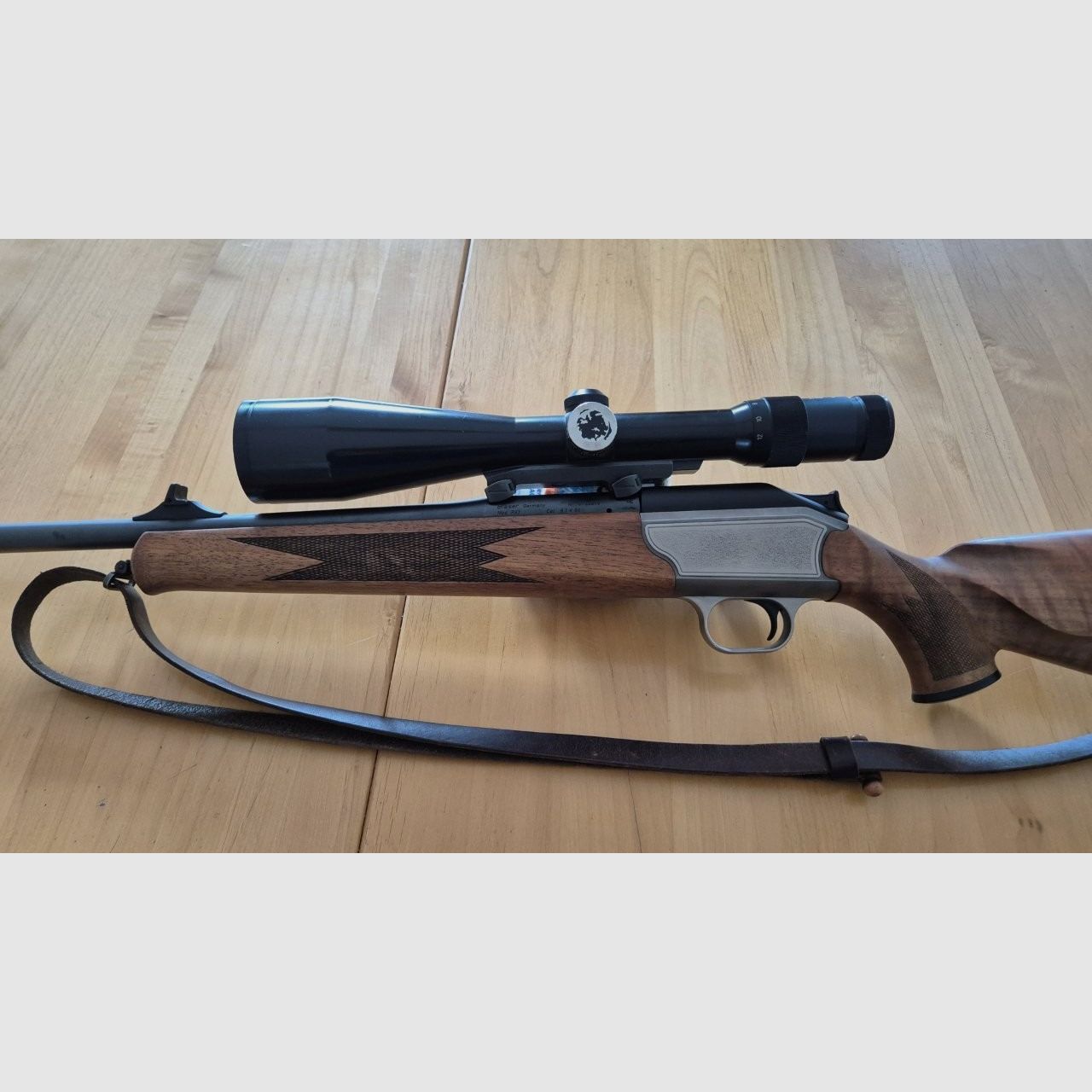 Rifle Blaser R93 Cal. 9,3x64 con dos ópticas