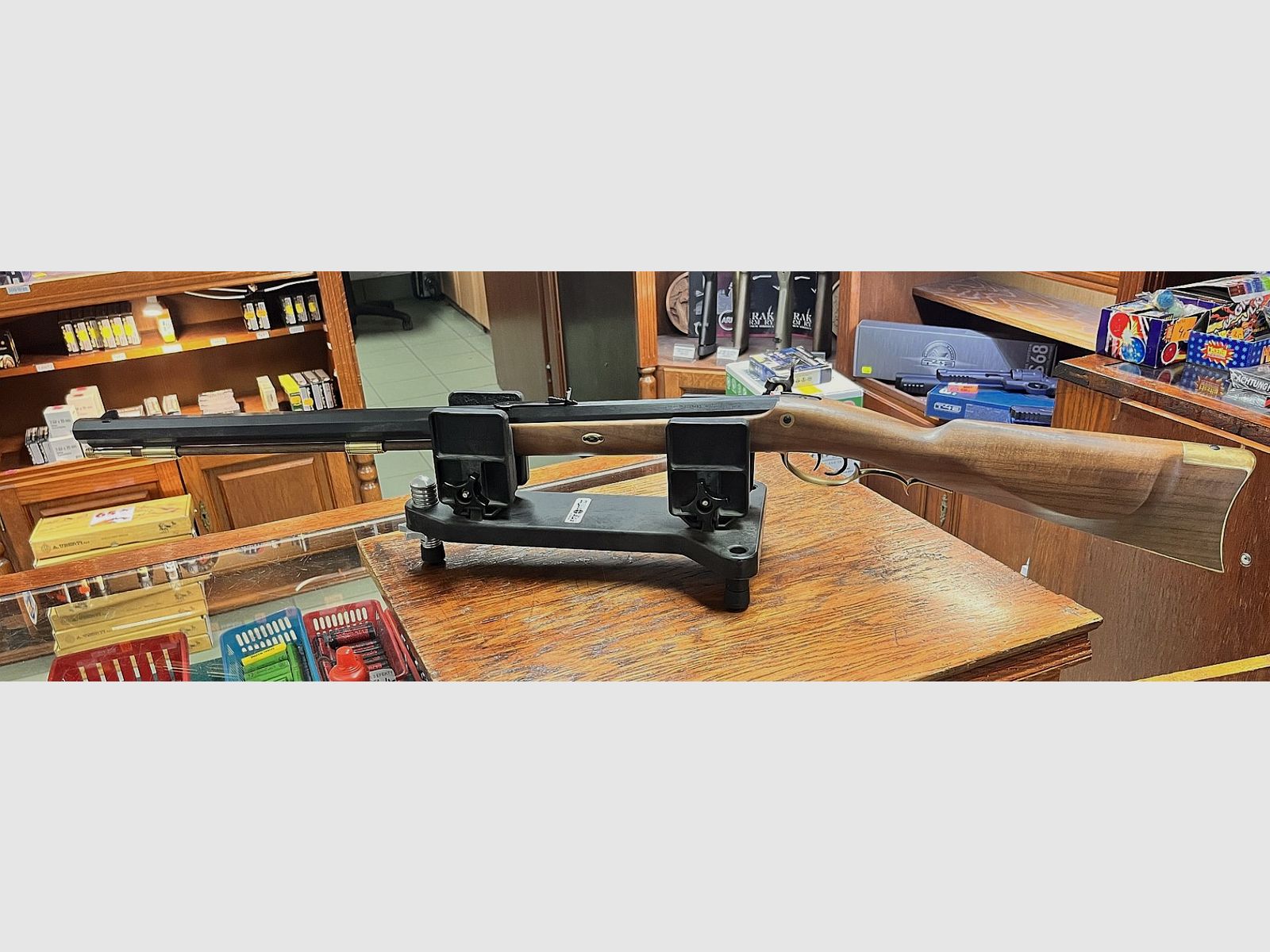 Pedersoli Traditional Hawken Target geweer kal. .50 S.656, afbeelding 6 van 7