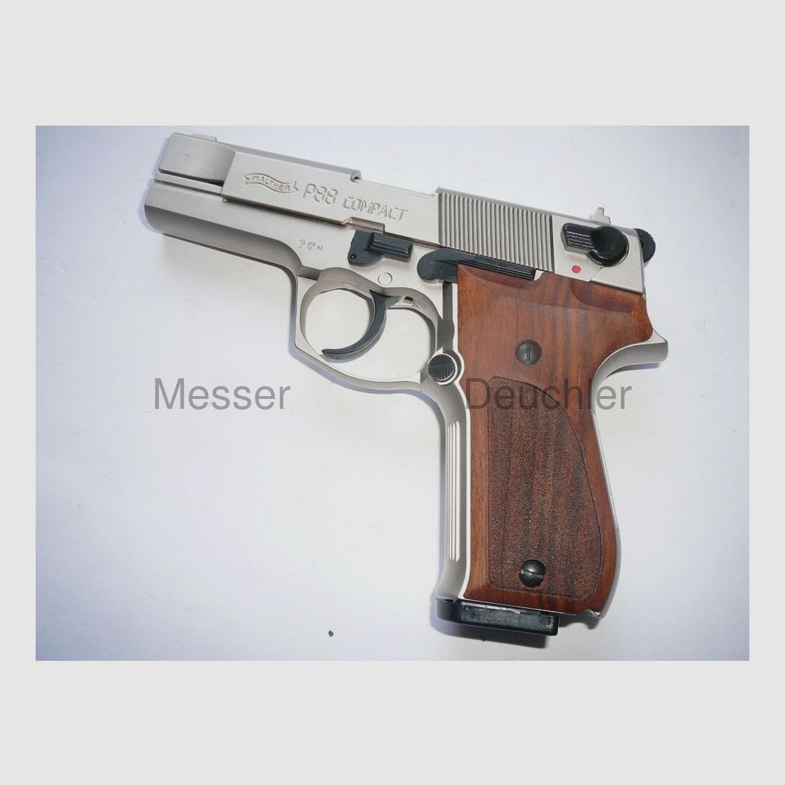 Walther P88 vernickelt/Holzgriffschalen