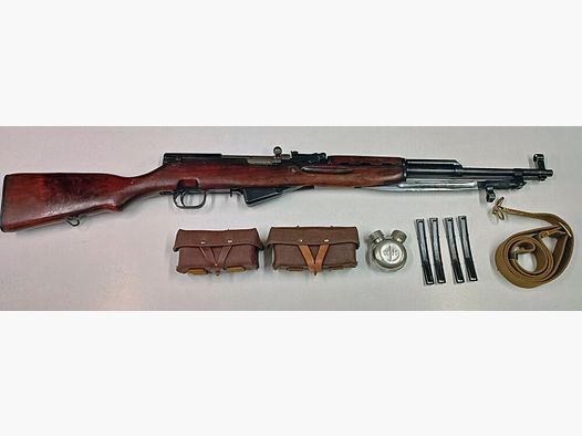 Simonov Selbstladebüchse Simonov SKS-45, Kal.7,62x39, komplett nummerngleich, inkl. Zubehör
