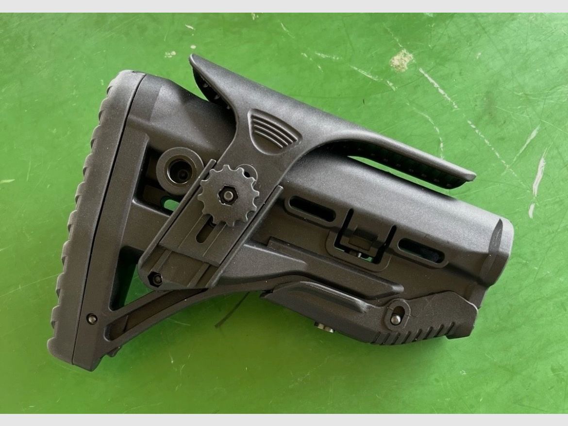 AR15 Schubschaft mit höhenverstellbarer Wangenauflage