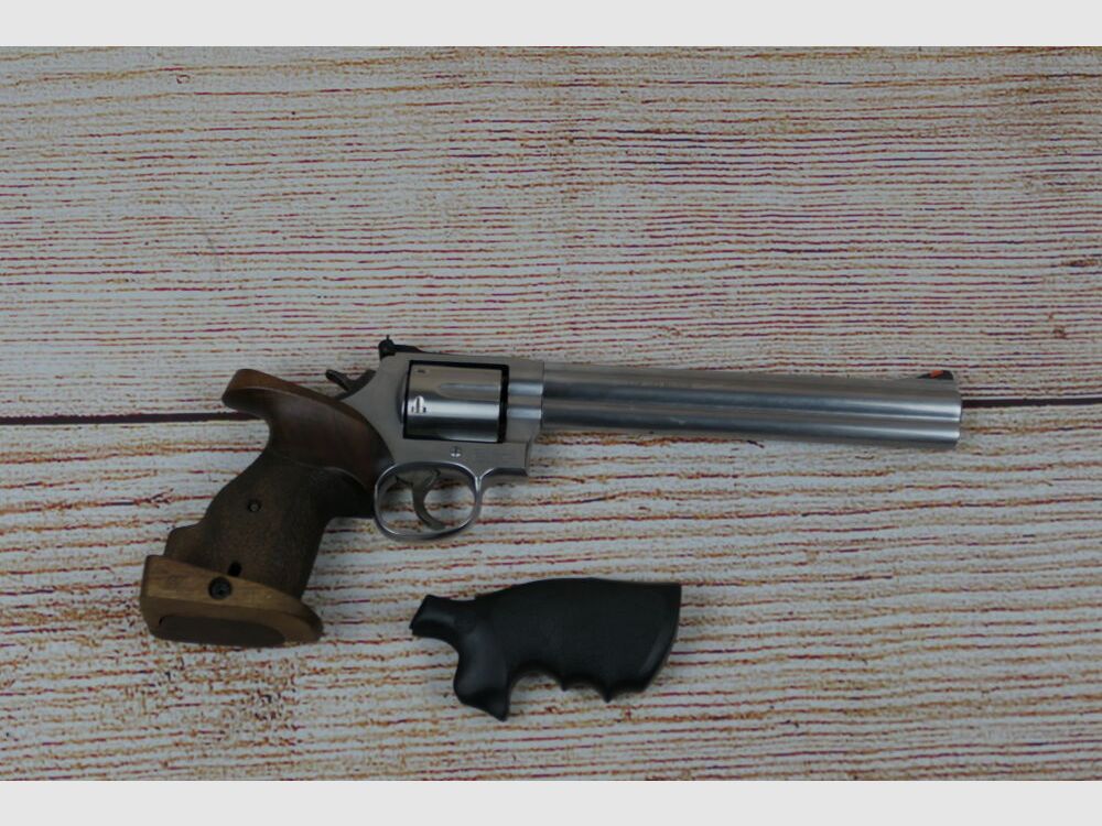 Smith & Wesson 686-5 8-3/8 Zoll
