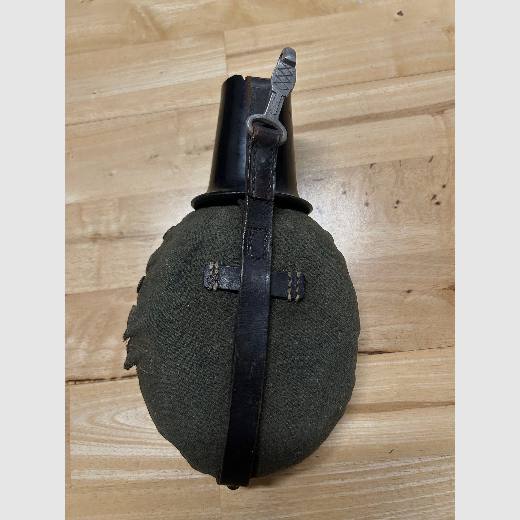 Ensemble de vaisselle de cuisine et bouteille de champ | Wehrmacht | Seconde Guerre mondiale | 2ème Guerre mondiale