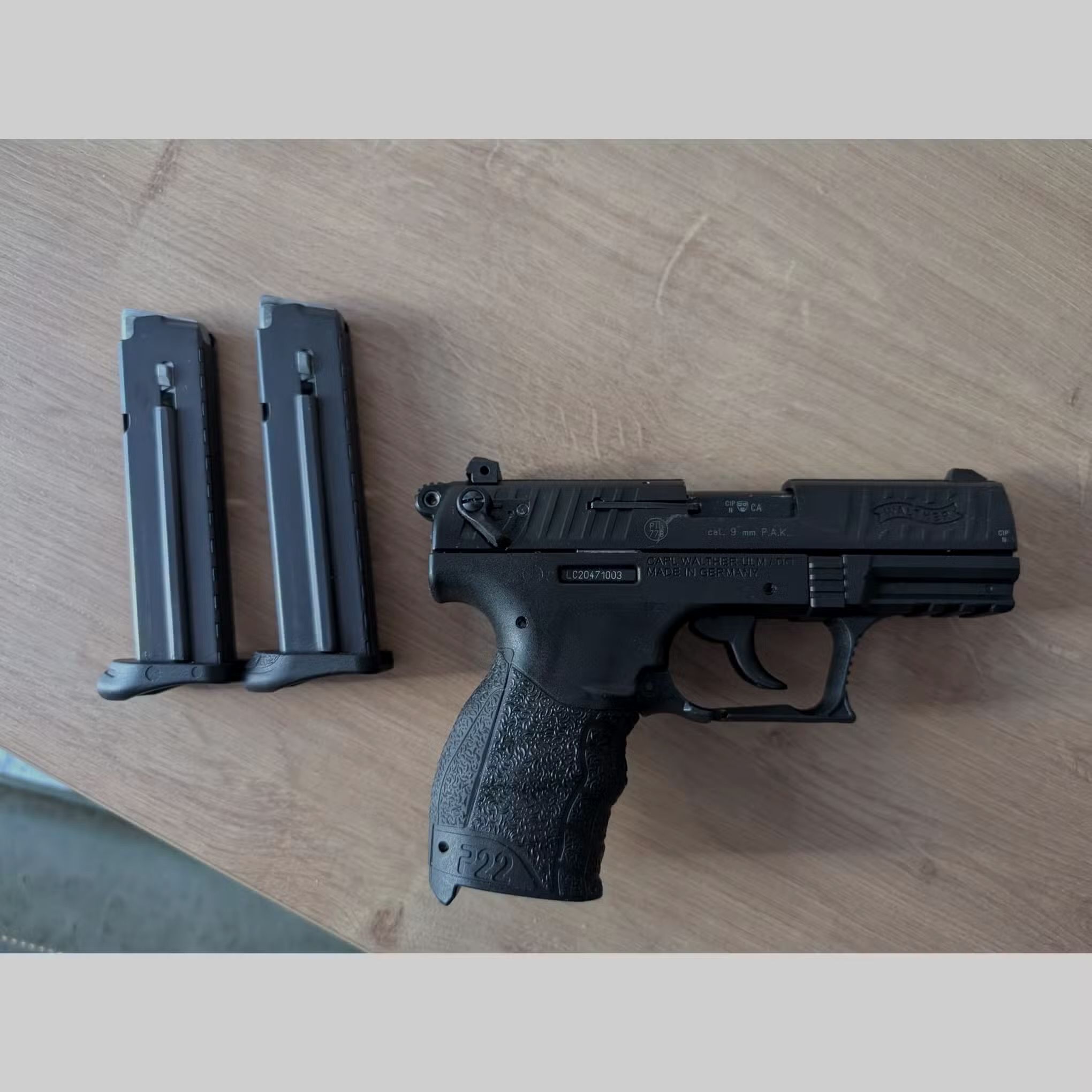 Walther P22 Q Schreckschuss PAK inkl. Ersatzmagazin / black/ Top Zustand