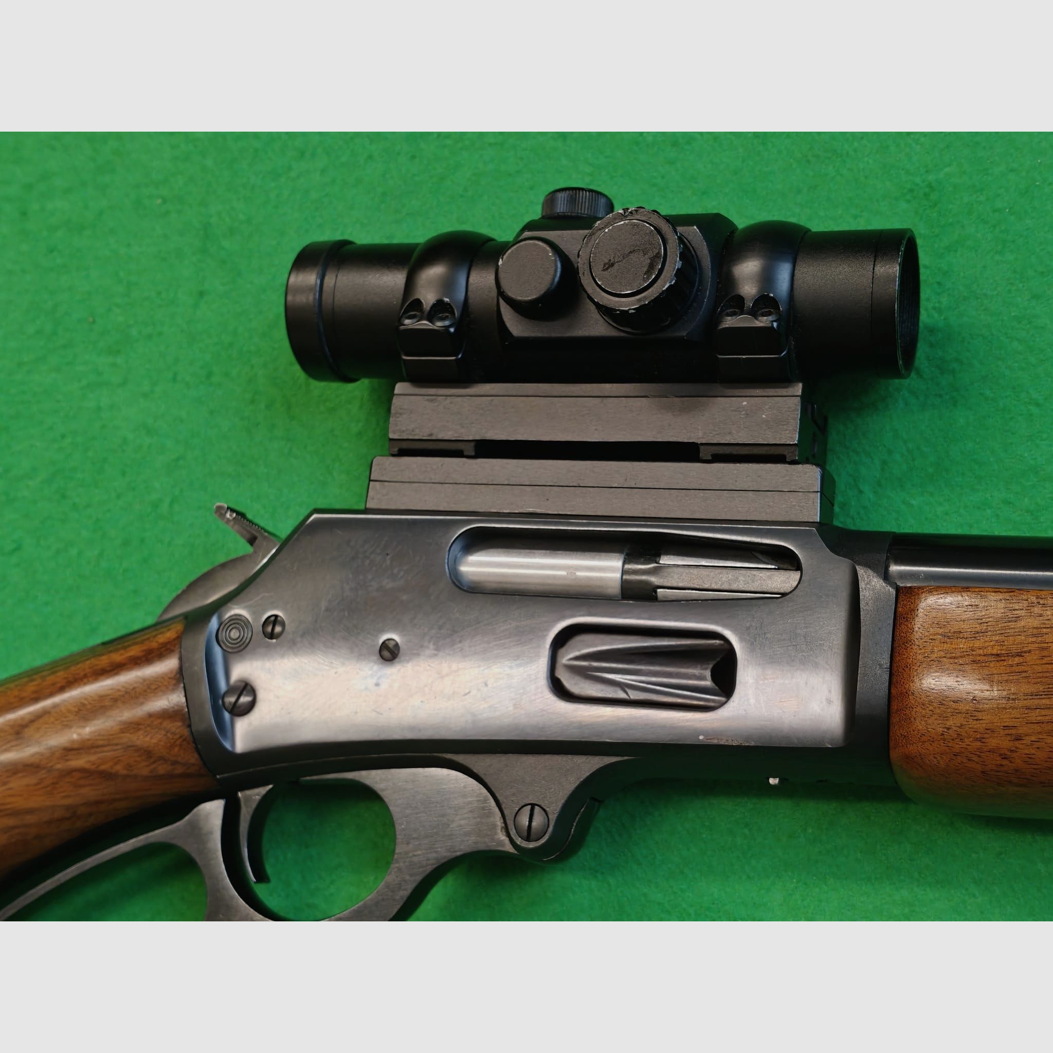 Marlin 336CS .30-30Win + visor de punto rojo