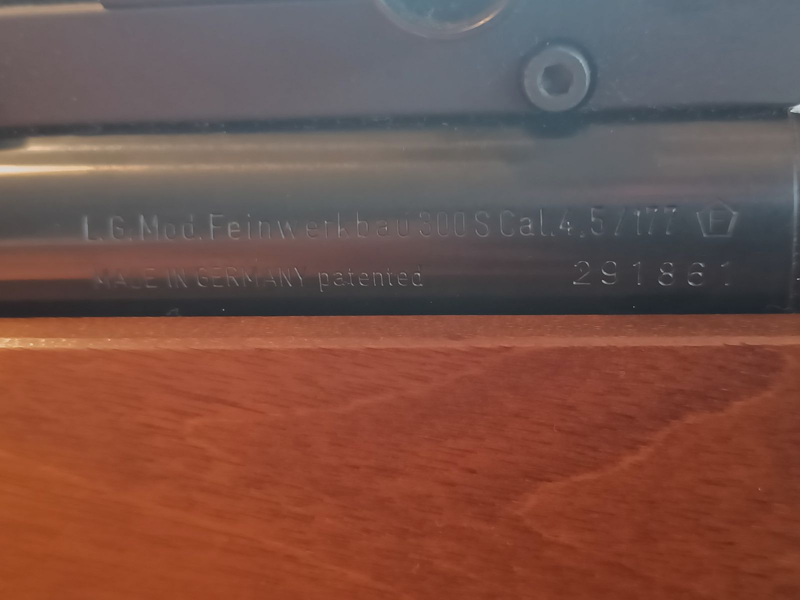 Luftgewehr der Marke Feinwerkbau Modell 300s Universal