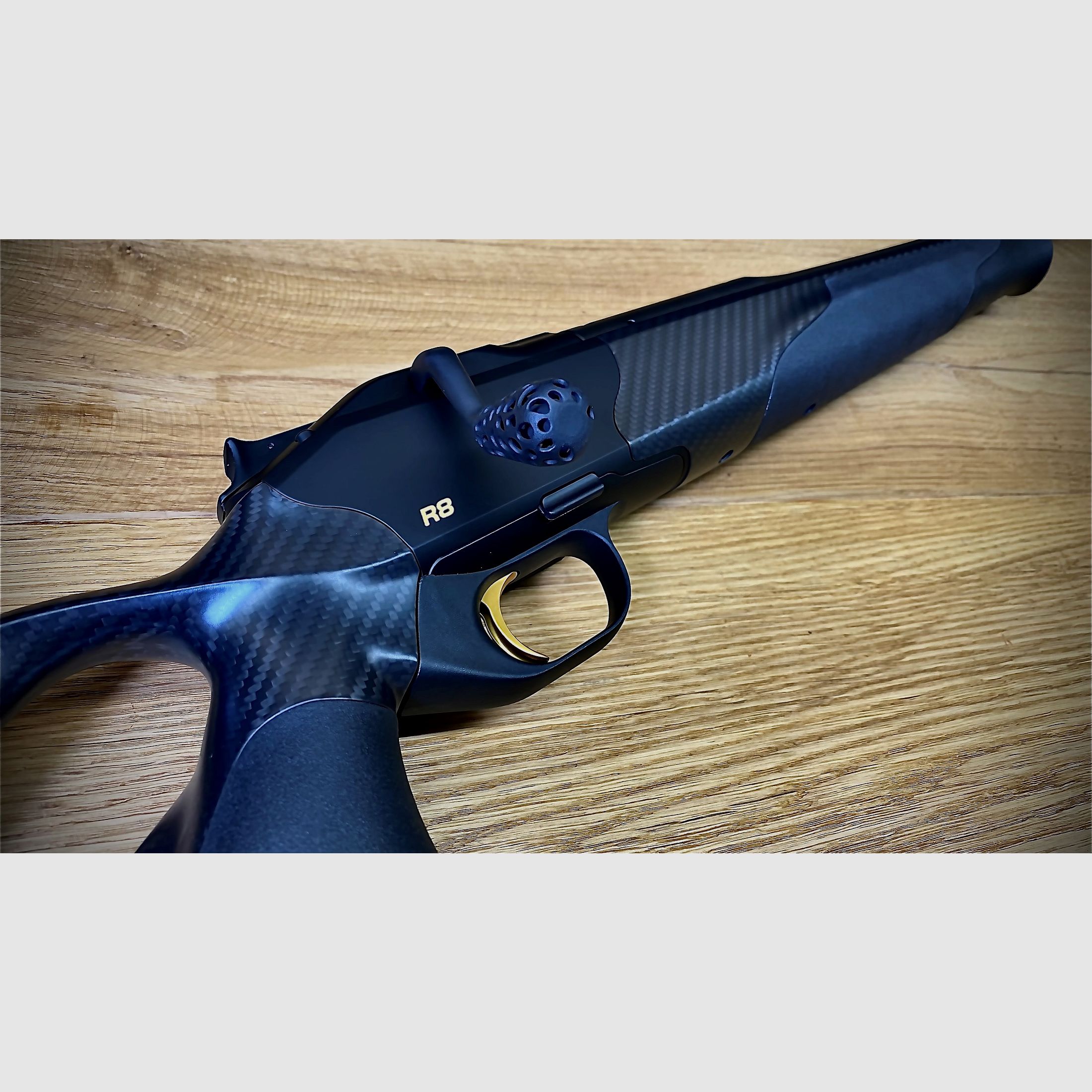 Blaser R8 Ultimate Carbon / wkładki elastomerowe / złoty spust / kaliber M15x1 i długość lufy do wyboru