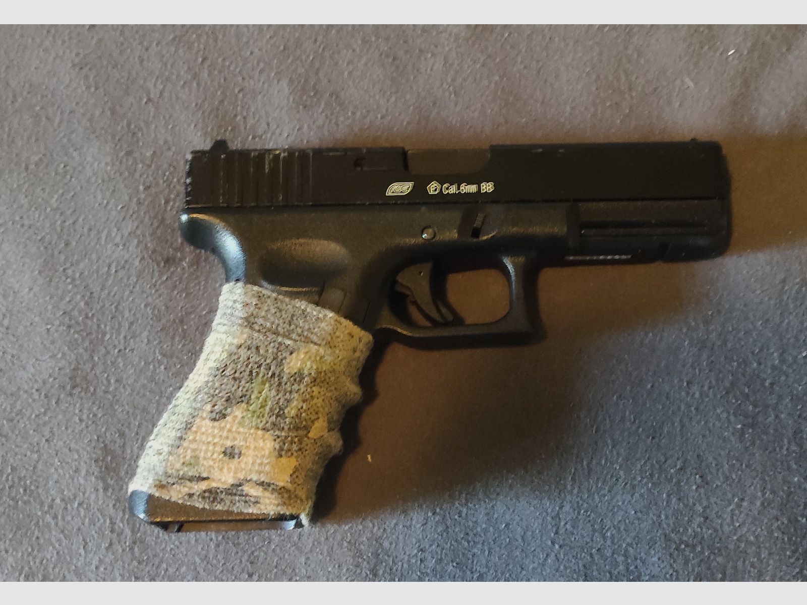 Glock 18C GBB - G18C inkl. Magazinen, Roni Kit und Visier 