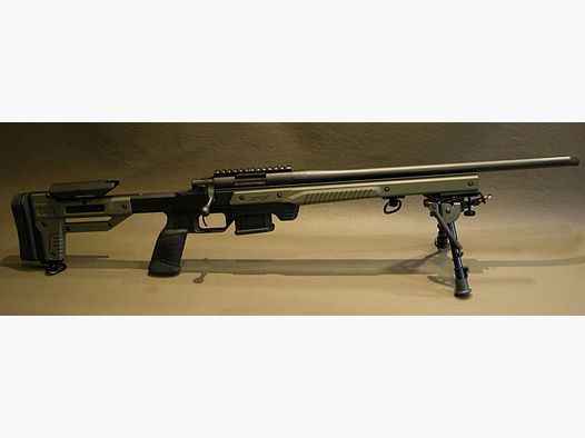 Accuracy HOWA 1500 Cal .223Rem Sniper Custom-Made MDT "ORYX" Full-Alu Stock Black-Green