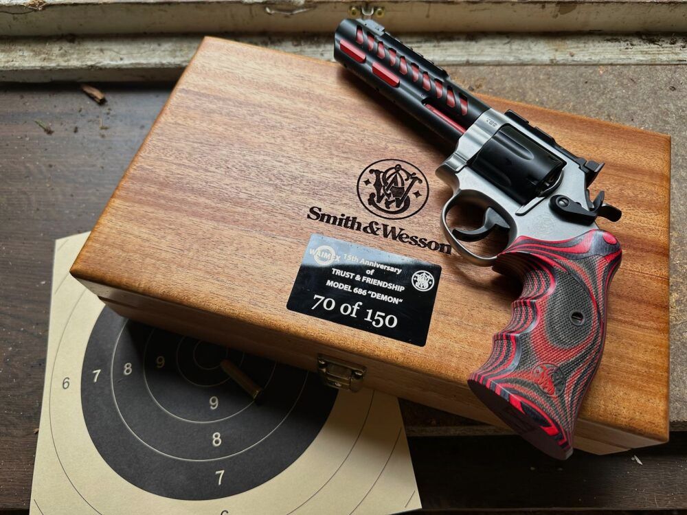 Smith & Wesson	 Smith & Wesson 686 DEMON Special Edition Demon Kal: .357Mag