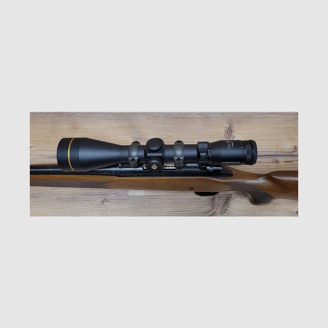 Remington 700 mit Holzschaft & Leupold 3-9x50 VX R