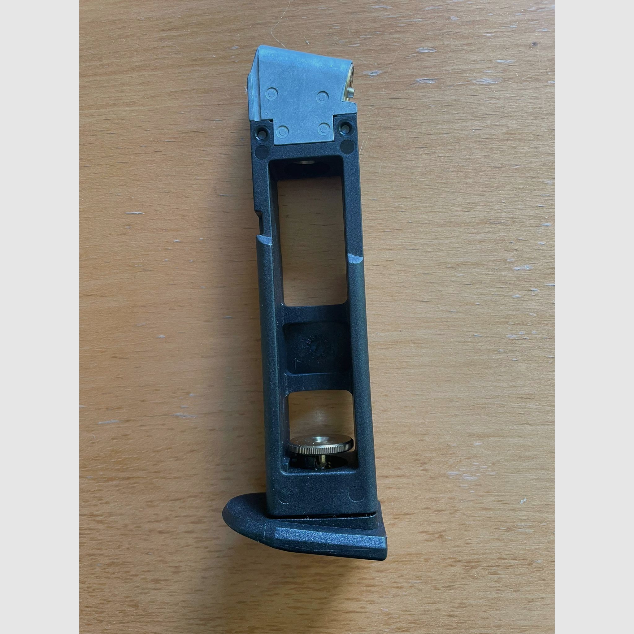 Walther CP99 FDE CO2 Pistole der Sonderauflage Flat Dark Earth mit Walther Nano Point und Schalldämpfer