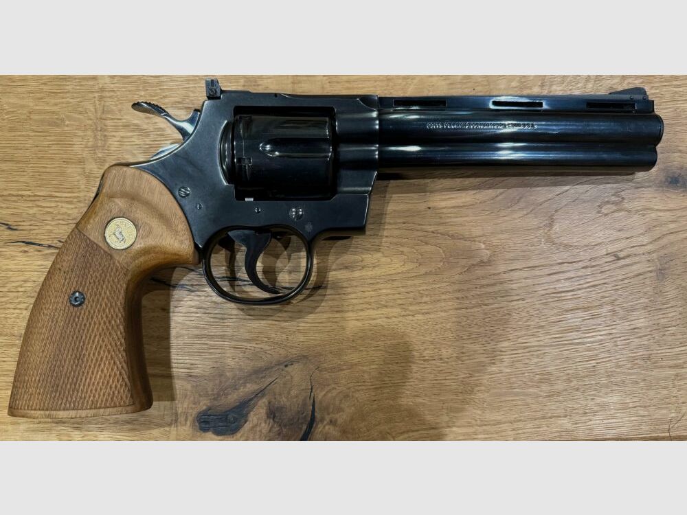 Colt	 Python mit 6" Lauf