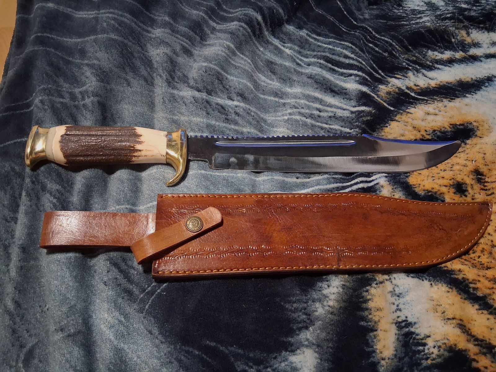 Bowie Messer