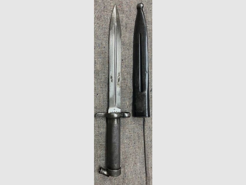 Schwedisches Bajonett Modell 1896 für den Schwedenmauser. Der Hersteller ist die Firma E.J.A.B. - Eskilstuna Jernolegets Aktion Bolaget in Eskilstuna / Schweden.
