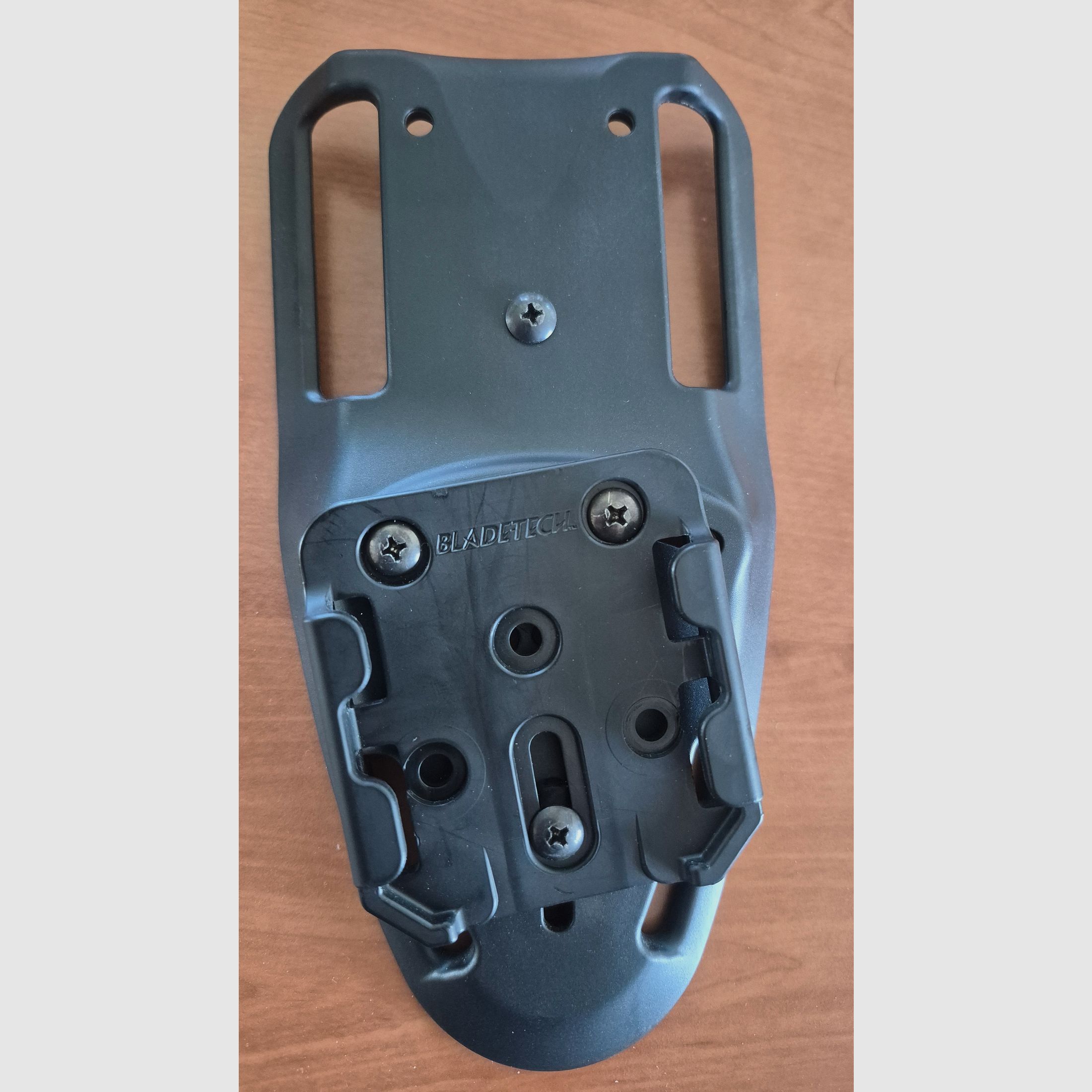 Blade-Tech Duty Drop and Offset avec sangle de cuisse Black Trident Logo et 1xBlade-Tech TMMS Insert et 1xSmall Receiver Plate et vis