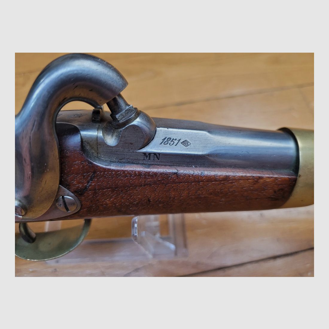 Wspaniały i bardzo rzadki pistolet marynarski model 1849 – Broń z sierpnia 1851 – Krajowa Wytwórnia w Châtellerault – Wszystkie stempelki czytelne i jednorodne – Czytelny stempel drewniany – Stan znakomity – Prawie muzealny eksponat!, zdjęcie 1 z 24