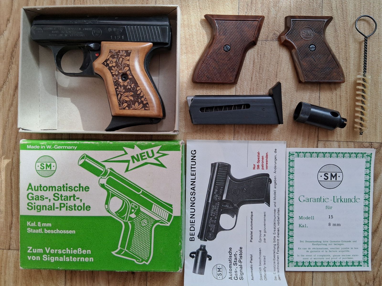 Uwaga kolekcjonerzy!!! Rhöner SM 15 (PTB-83), drewniane okładziny chwytu, zapasowy magazynek, stan TOP