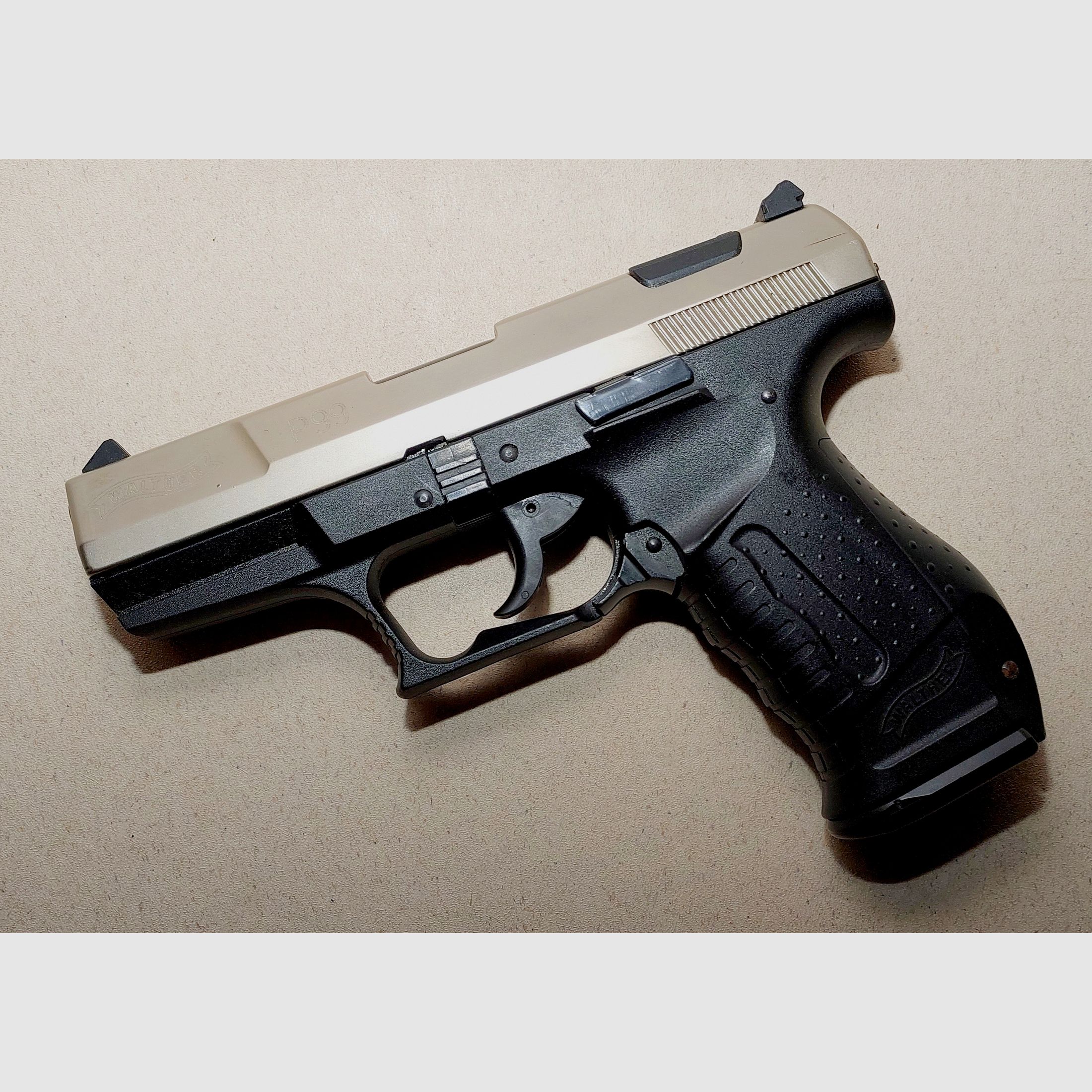 Walther P99 Schreckschuss Pistool 9mm P.A.K. bicolor Nikkel (PTB 762) P 99 met leren holster