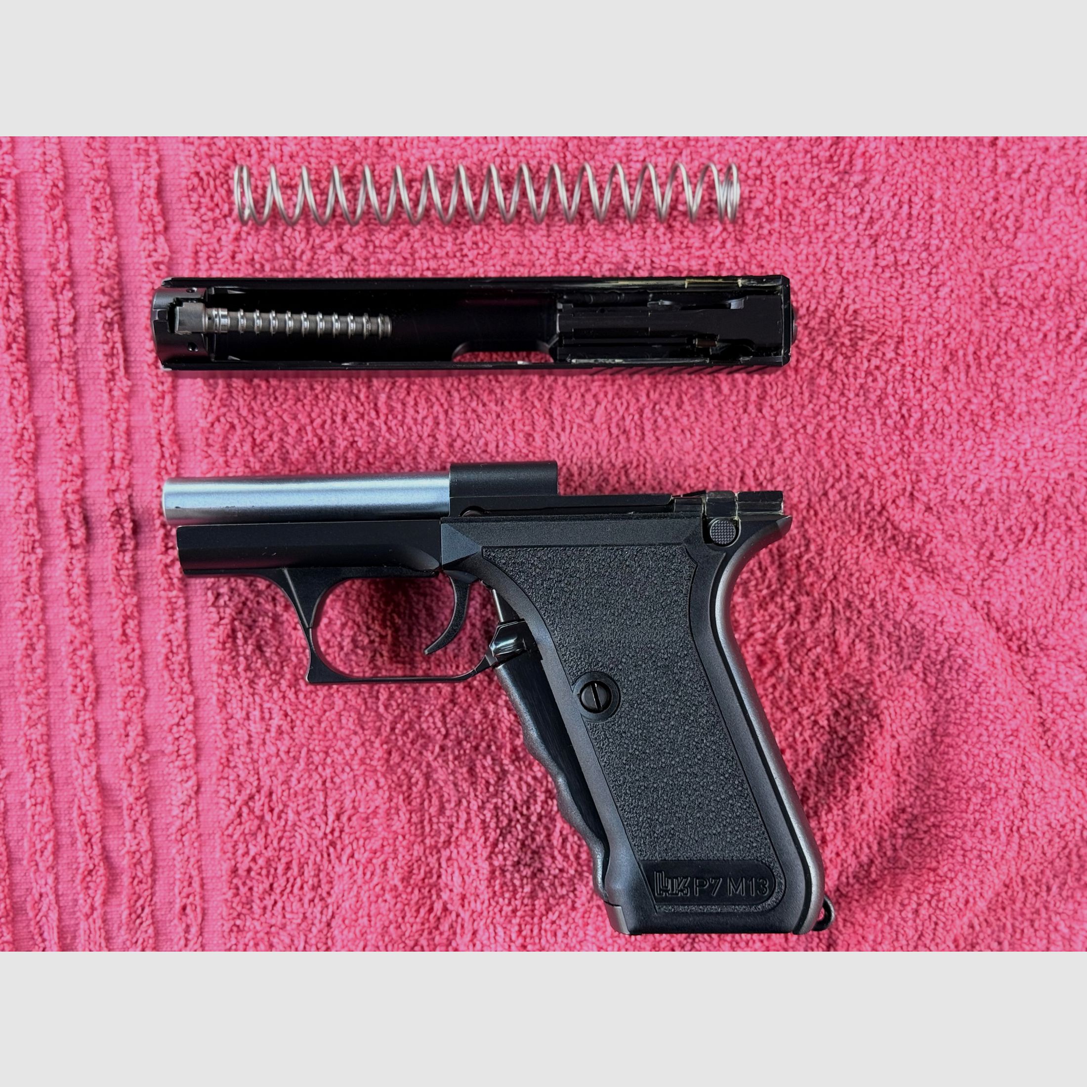 Heckler & Koch P7 M13, image 9 of 11