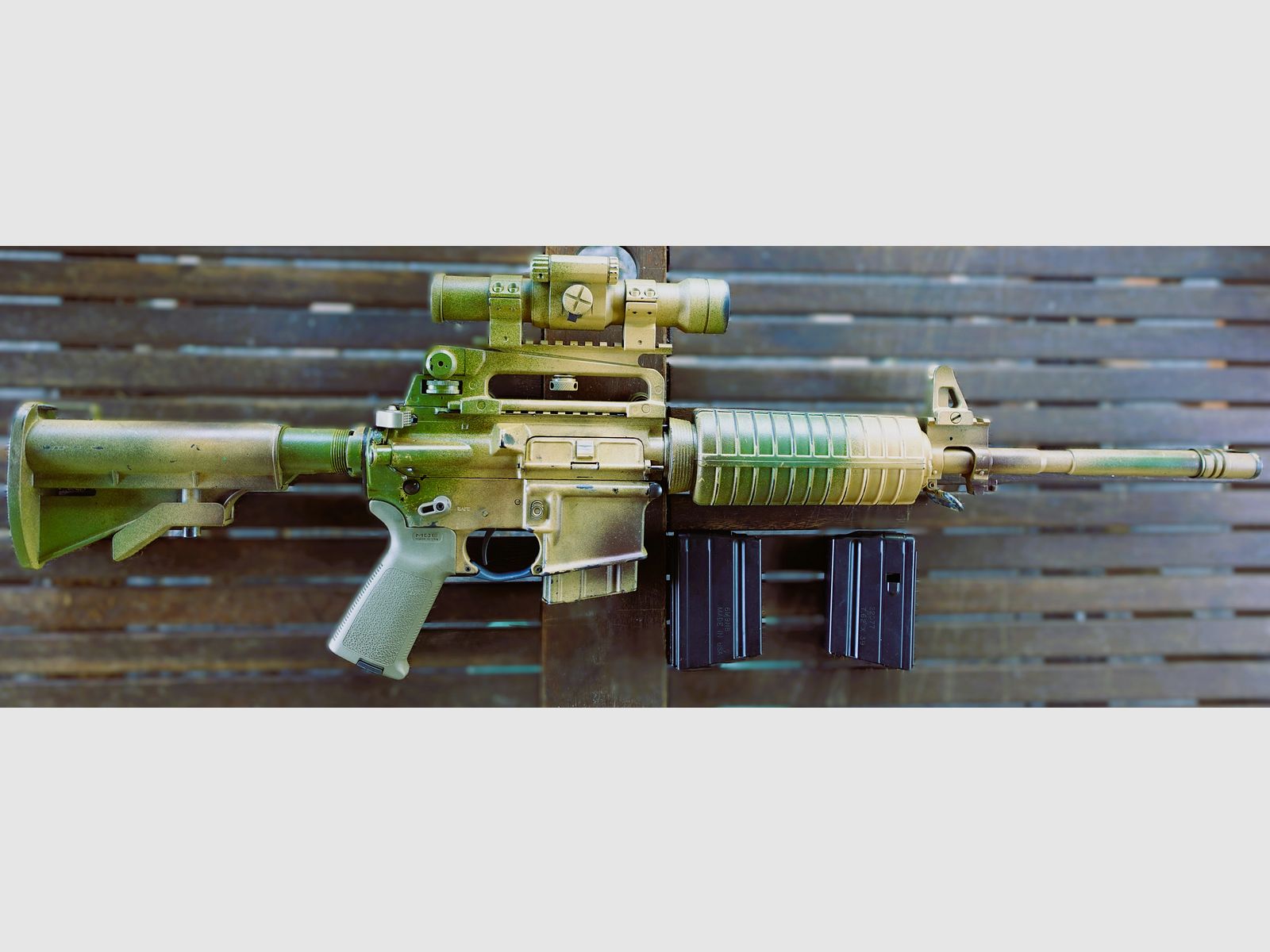 Windham 7,62×39 AK SRC AR15 w 7,62x39 z Aimpoint 9000 Blood Diamond