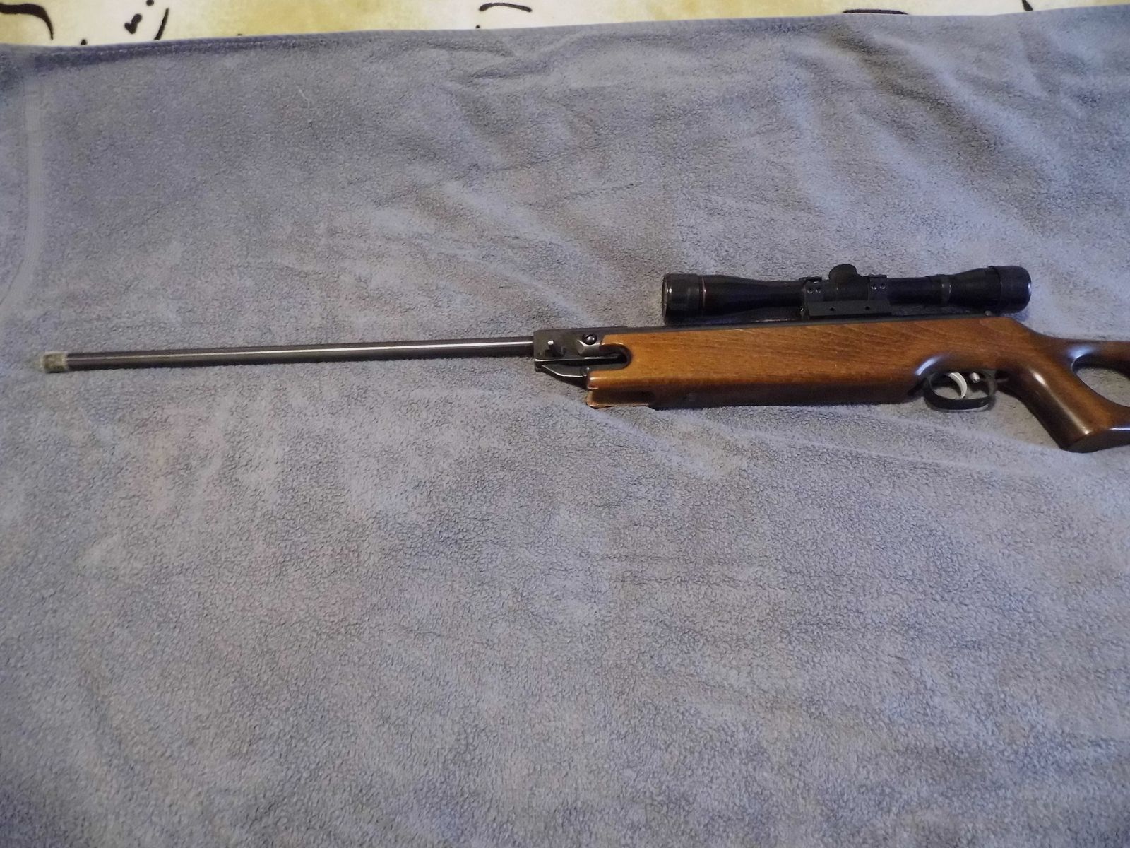 Weihrauch HW 35 Cal. 4,5 mm con mira telescópica