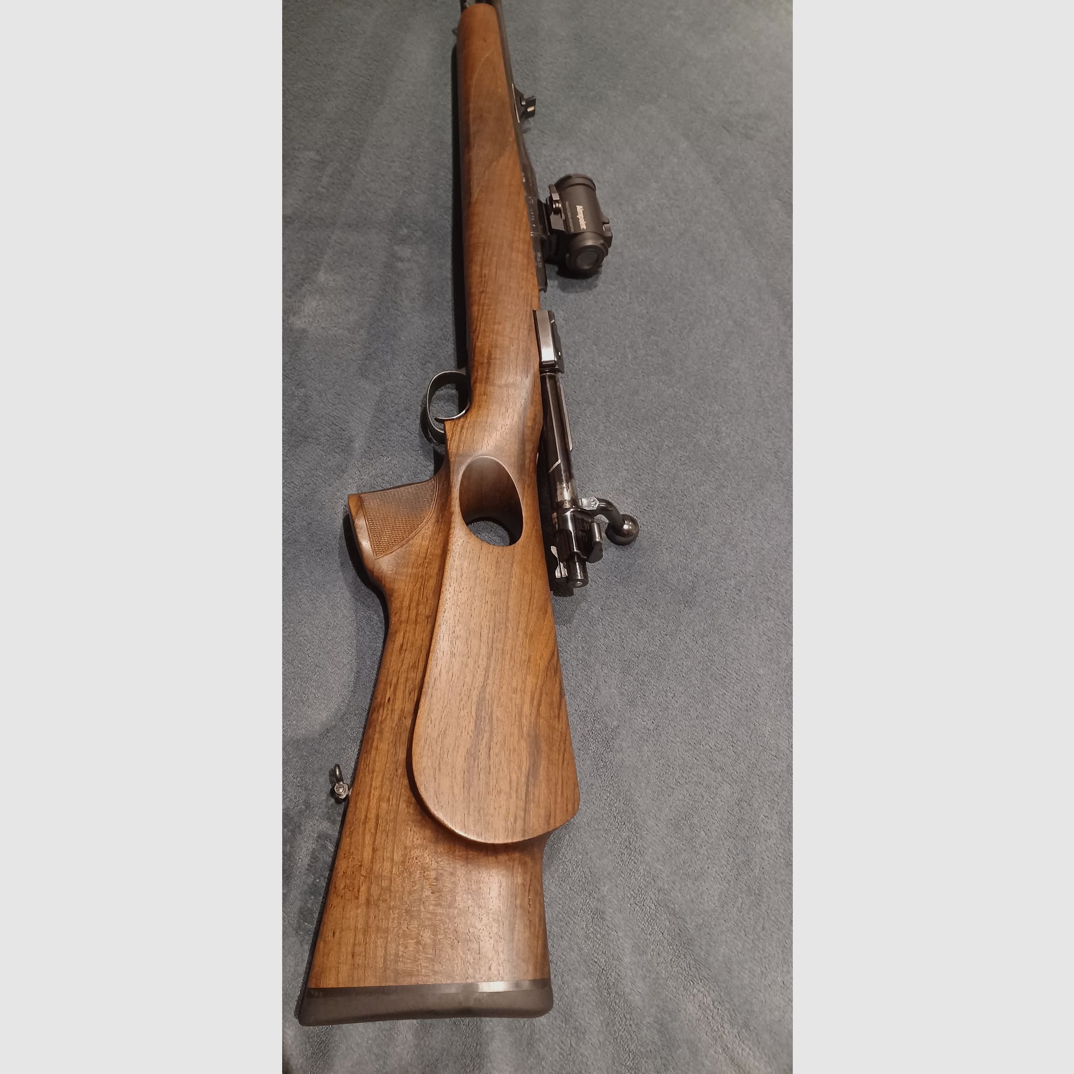 Repetitiegeweer mod. 98 met doorlopend kolf en Aimpoint Micro H2