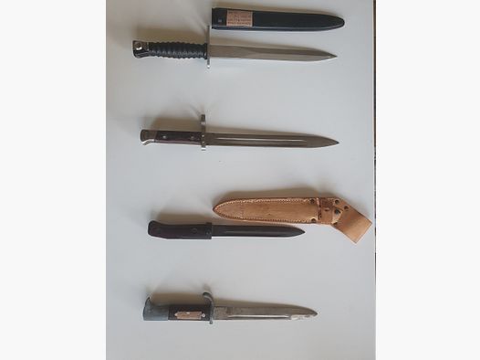 Te koop oude bajonetten