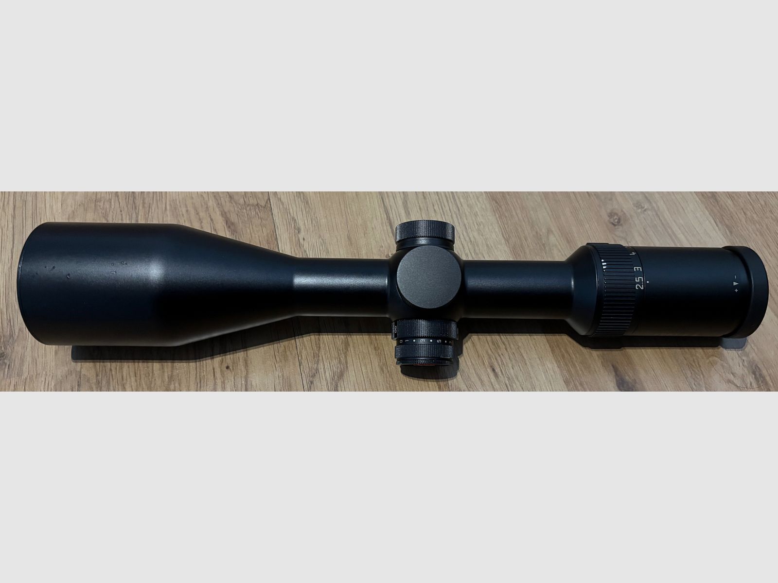 Leica Fortis 6 2.5-15x56 LA4