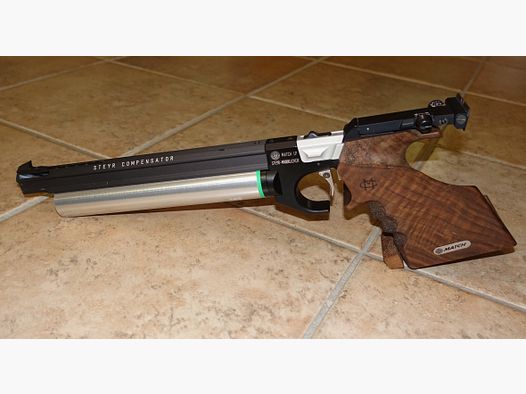 Steyr LP compressed air match pistol with new cartridge + accessories