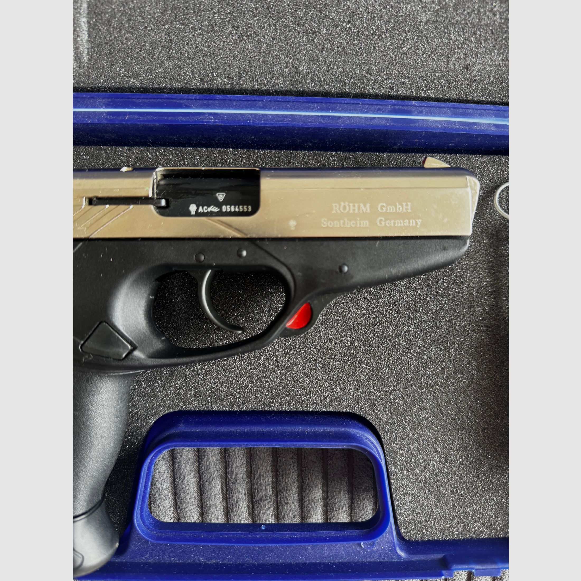 Röhm Vektor CP1 (9mm P.A.K.) – Velourvernickelt