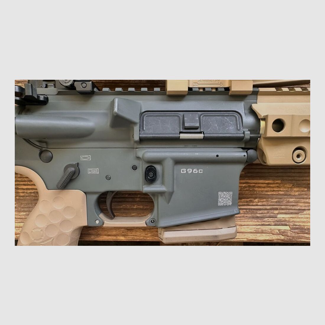 Oberland Arms G96c con OA Sharp 1-8x24 approvato sportivamente .223Rem