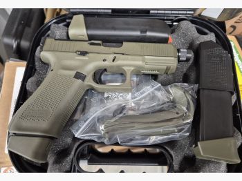 GLOCK 45 Gen5 MOS 9 mm Luger mit Gewindelauf Cerakote Green Hunter Edition