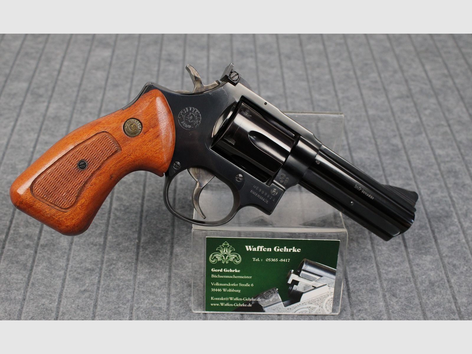 Taurus Brasil Mod. 669 .357 Mag. 4" Revólver
