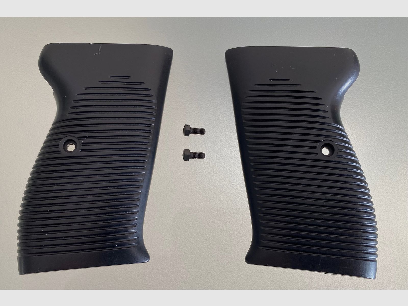 Erma EGP 88 original plastic grip panels and the original screws