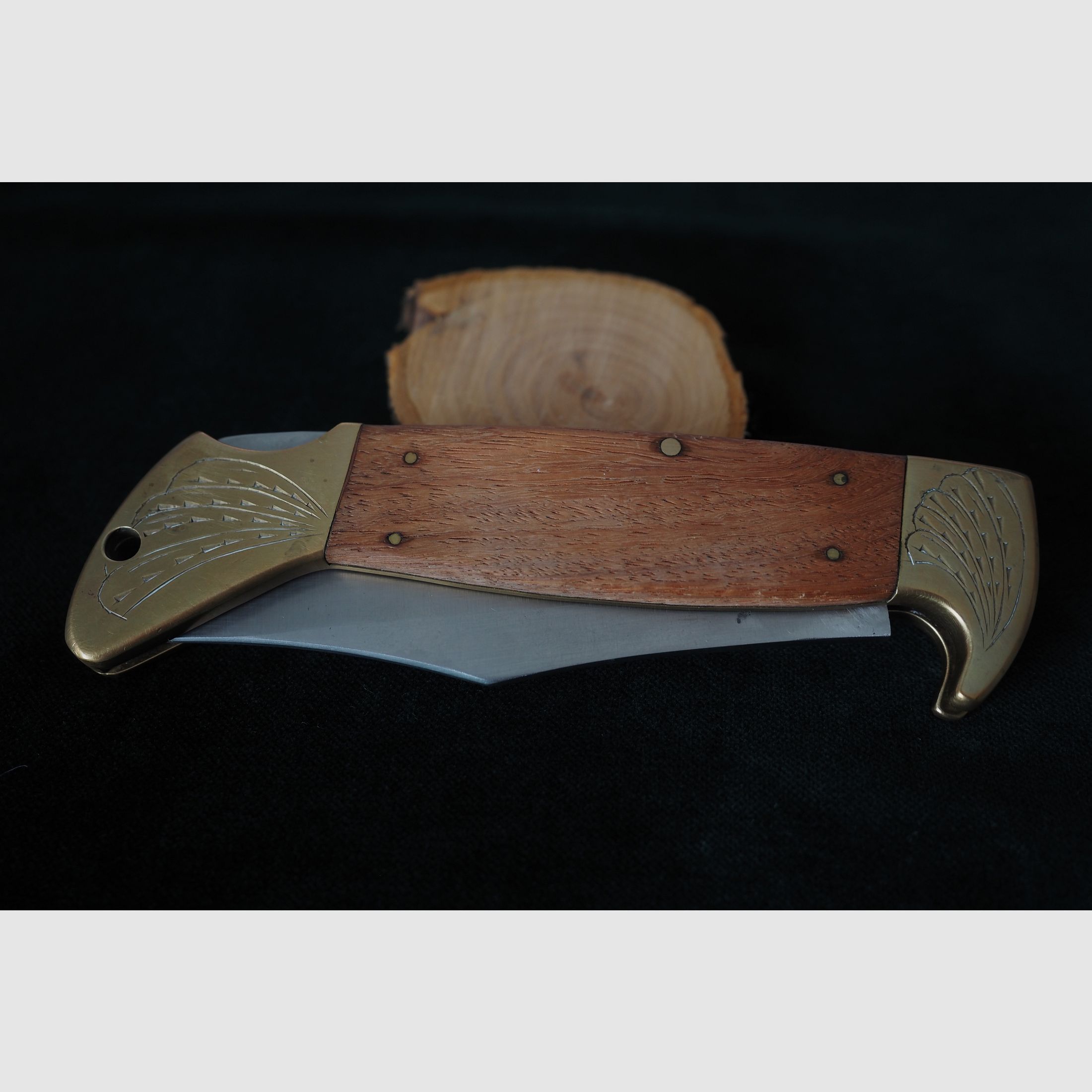 Großes Taschenmesser mit Messingbacken sehr massives ,,Monsterteil,,