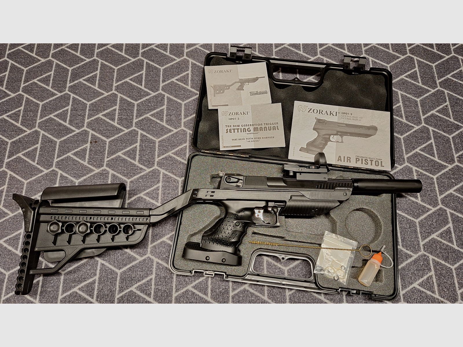 Zoraki HP01 Rechtshänder mit Reddot, Schalldämpfer und Anschlagschaft