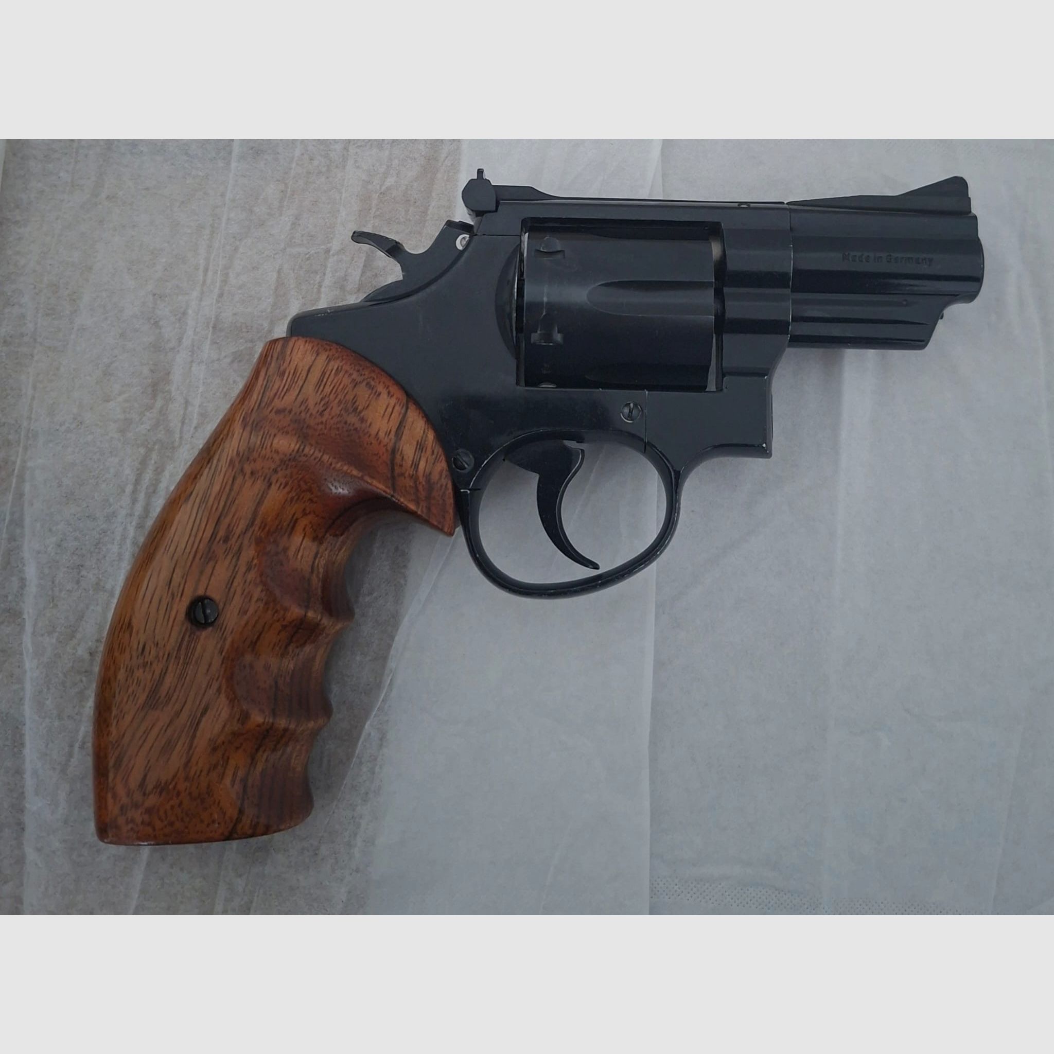 Erma egr 77 PTB 601 goed onderhouden met combat gripplaten