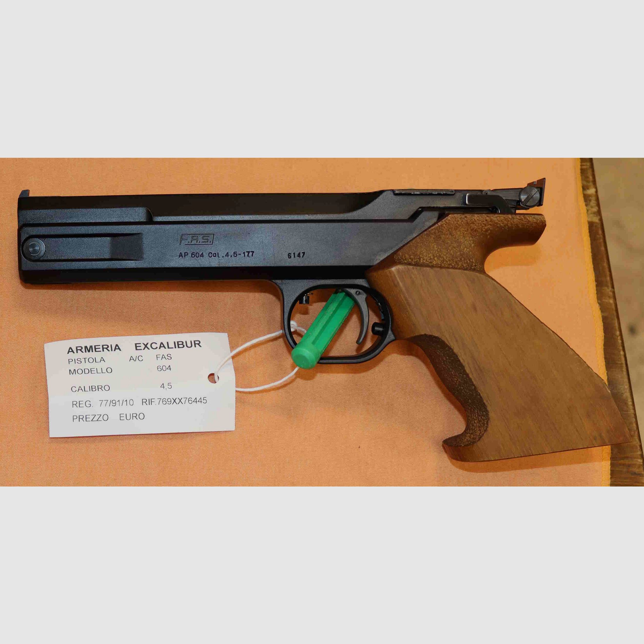 Pistole A/C Fas Modell 604 Kaliber 4.5, Bild 2 von 5