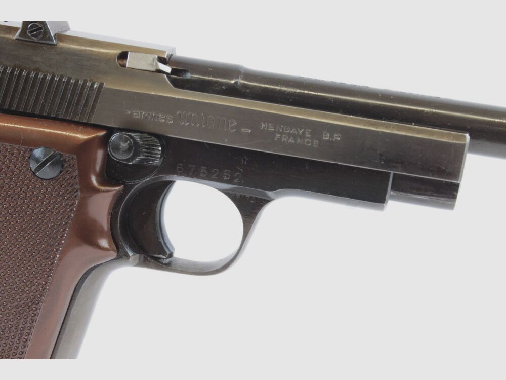 Unique D6 small caliber pistol - .22lr