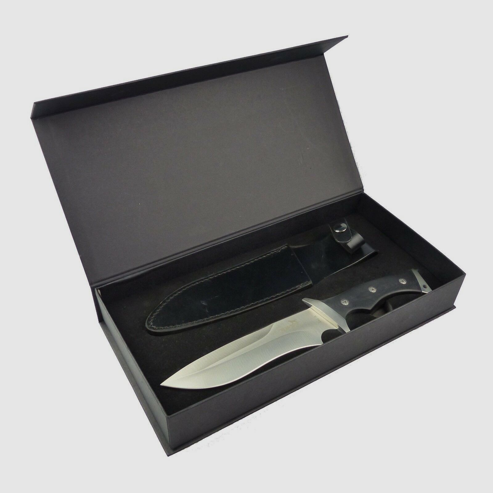 181946 Coltello da esterno Parforce Conquista con fodero in pelle in scatola regalo