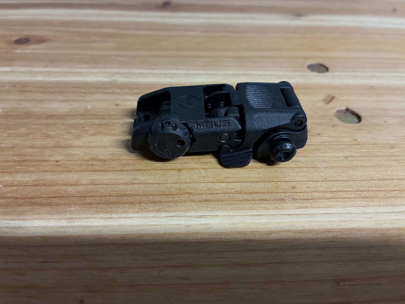 Système de visée arrière de secours Magpul MBUS 2