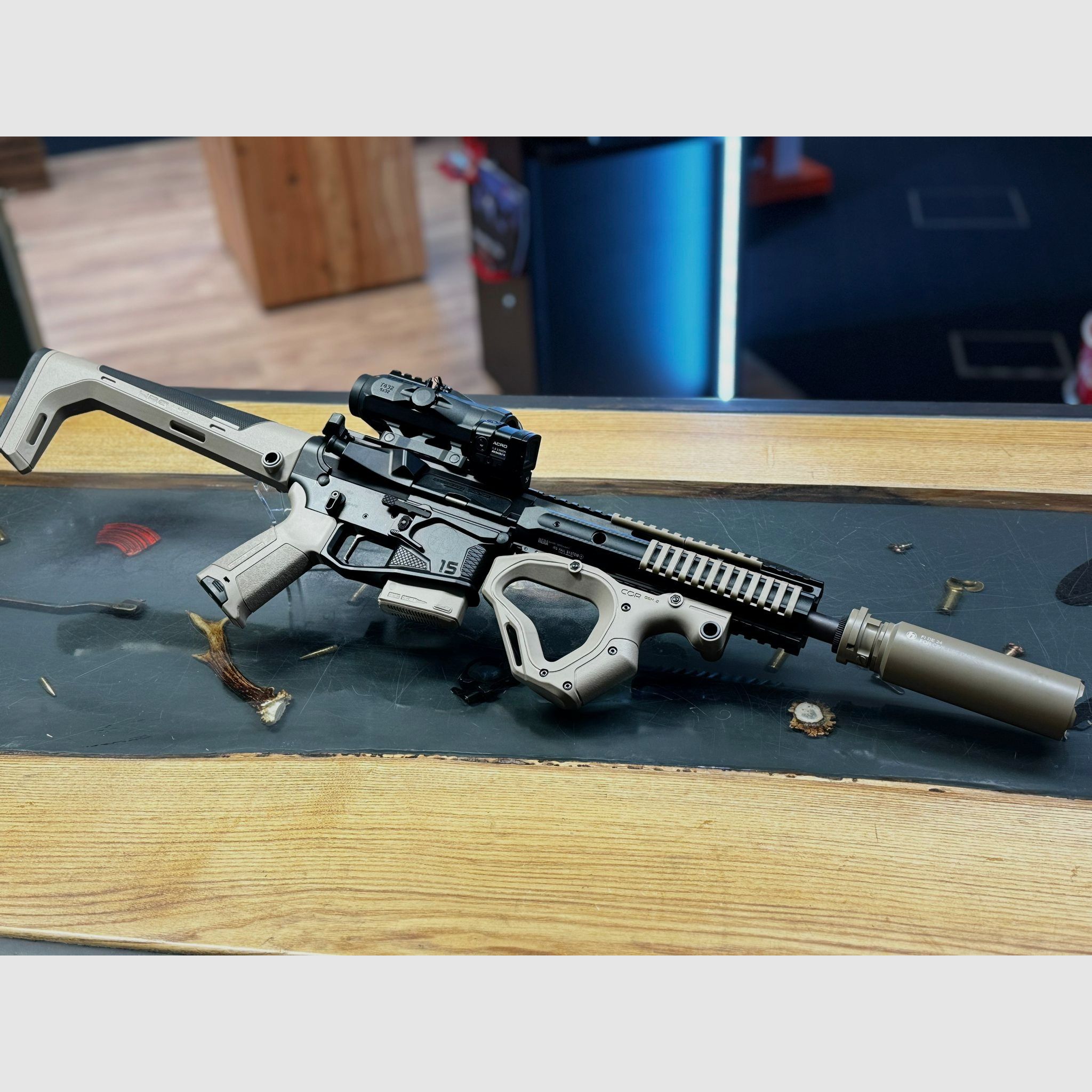 Hera 15th mit Eotech XPS 2 300blk, Schalldämpfer