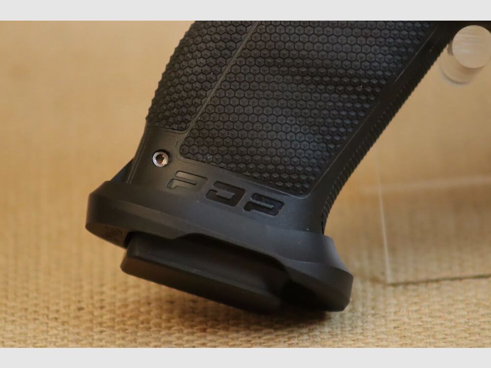 Walther Pistole PDP Full Size V2 – 5" OR, 20 Schuss 9mmLuger, mit 2 x 20 Schuss Magazin u. Magazintrichter