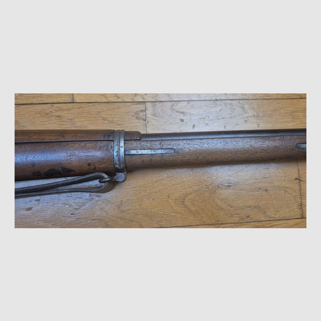 Sehr schönes Gewehr G98 – Gewehr 1898 – Arsenal Spandau 1907 – Originalkaliber 8x57IS – Vollständig monomatrikuliert außer der konformen Reinigungsstange – Guter bis sehr guter Lauf – Original braune Lederriemen – Exzellente Sammlerwaffe – BE/TBE, Bild 10 von 36