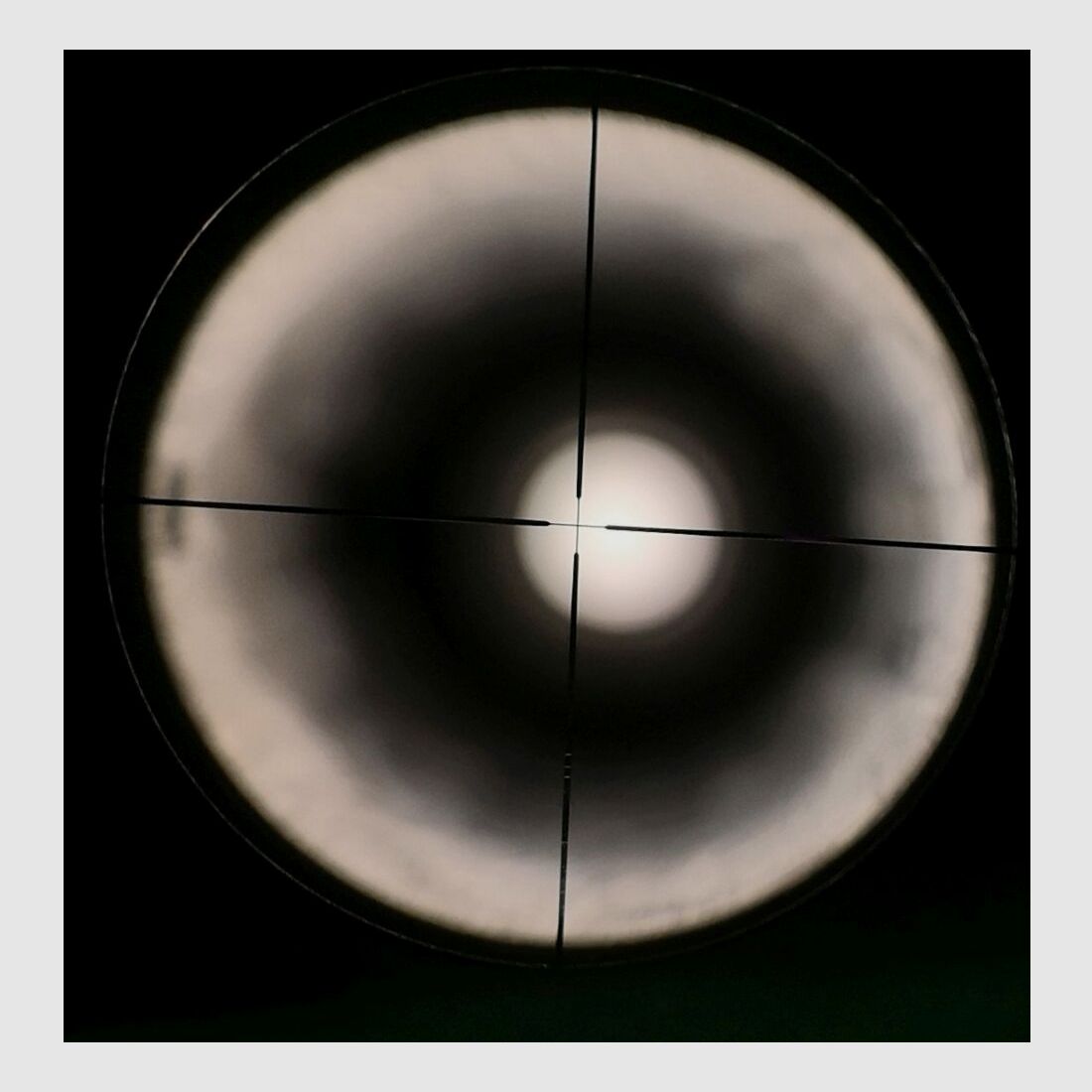 Zastava mit Zielfernrohr