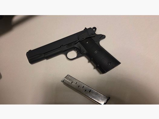 Colt 1911 Schreckschuss 9mm P.A.K. – neuwertig –