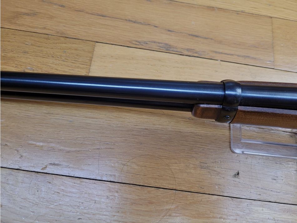 Sehr schöne Winchester Modell 1894 – Kaliber 30-30 – Hergestellt in den USA 1967 – Kapazität 8+1 – Schöne helle Nuss – Mechanischer und ästhetischer Zustand ausgezeichnet – Pachmayr Schaftkappe – TBE++, Bild 17 von 27
