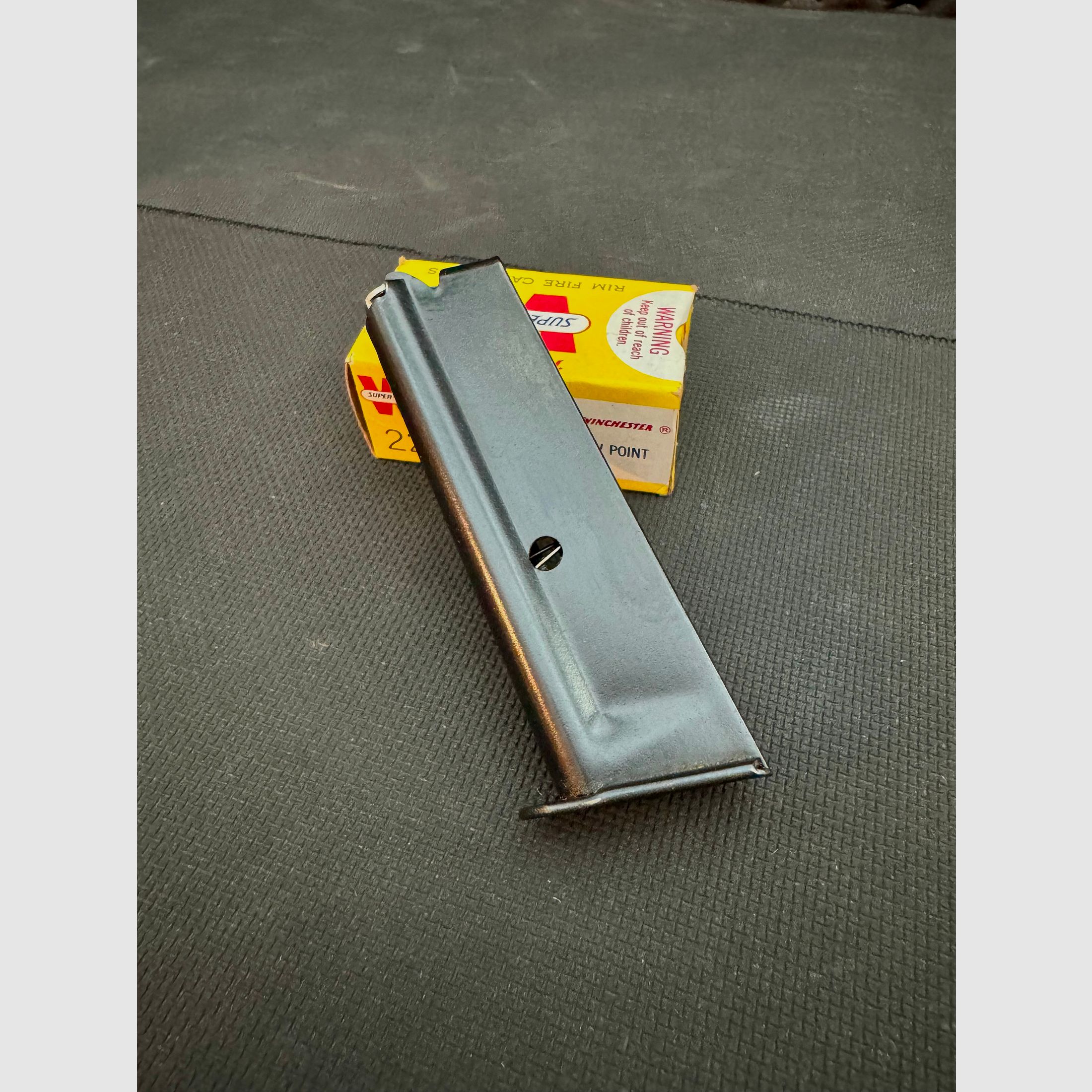 Magazin Walther PP .22lr, .22lfb, Metallboden